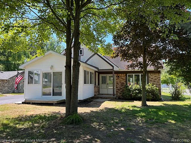 3151 Krafft Rd photo 1
