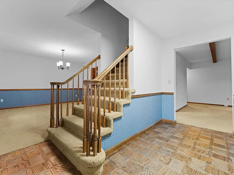 1017 Woodleaf Dr — Photo 9
