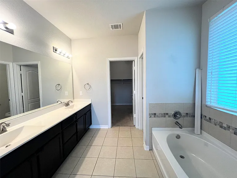 613 Palmilla St — Photo 21