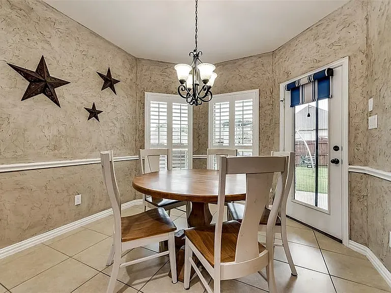411 Sunnyside Ln — Photo 12