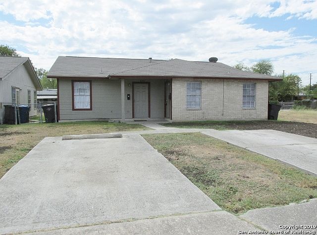 1st image of 822 W Olmos Dr