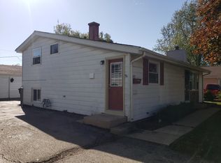 1461 Kings Rd, Carpentersville, IL 60110