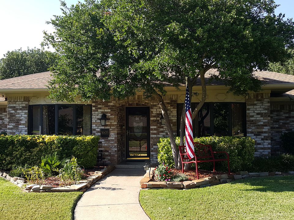 1st image of 1605 Lake Shore Ln