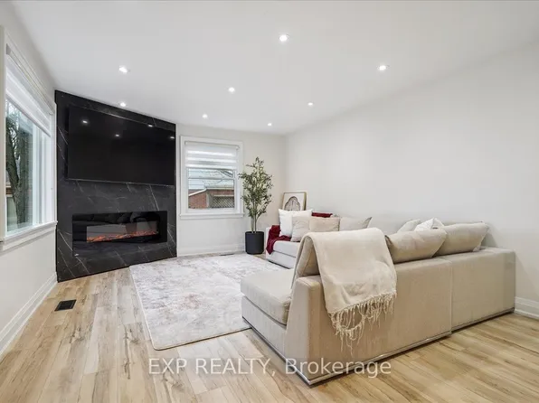10 Harold St, Brampton, ON L6Y 1C7