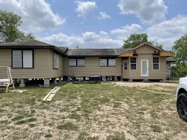 321 S Vista Dr, Sandia, TX 78383