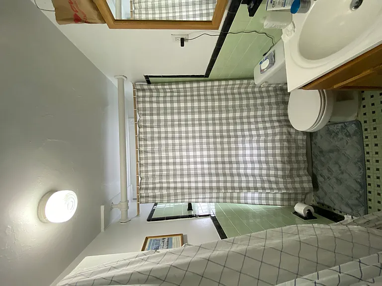 1589 Beacon St #B — Photo 4