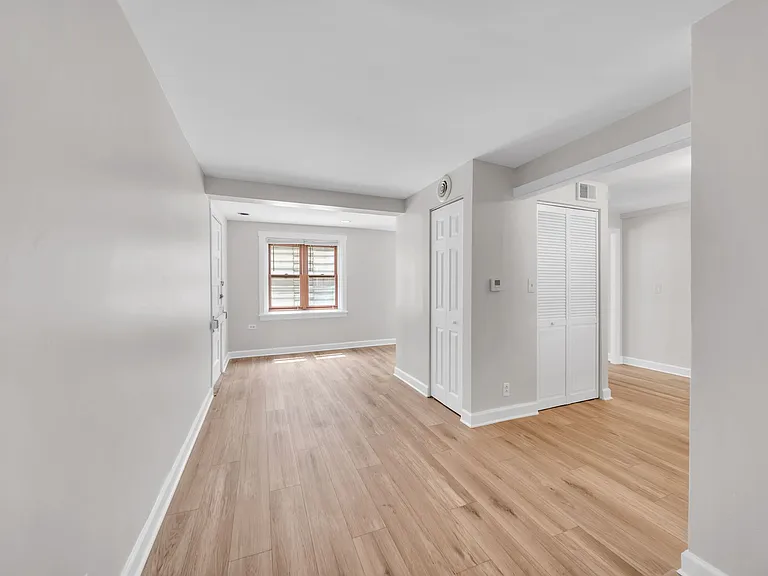 1335 W Melrose St #1R — Photo 4
