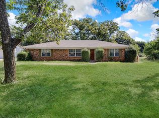 10001 Oak Grove Rd, Fort worth, TX 76140