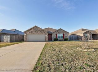 1812 W Antler Way, Mustang, OK 73064
