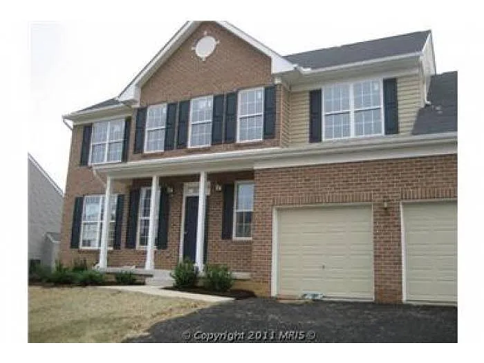 107 Burton Way photo 1