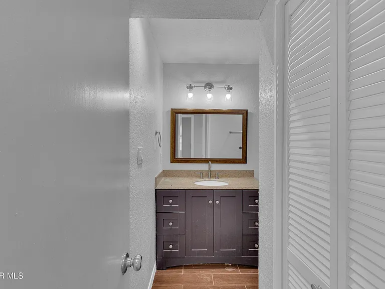 7112 Ramada Dr — Photo 15