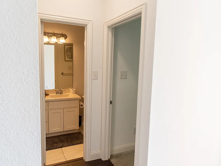 1000 Hoxton Ln — Photo 6