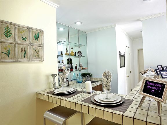 4th image of 421 1/2 Massachusetts Ave #5