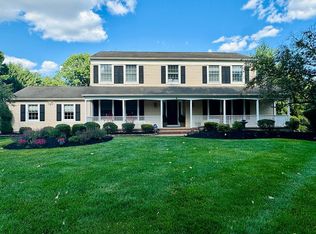 8 Marblehead Dr, West Windsor, NJ 08550