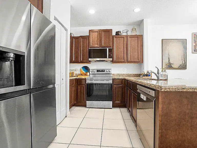 4236 N Dixie Hwy #132 — Photo 5