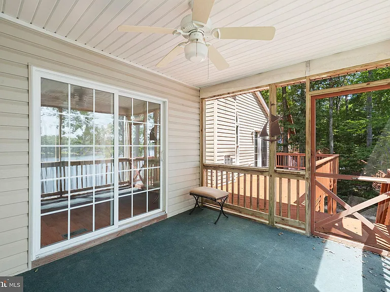 686 Lake Caroline Dr — Photo 20