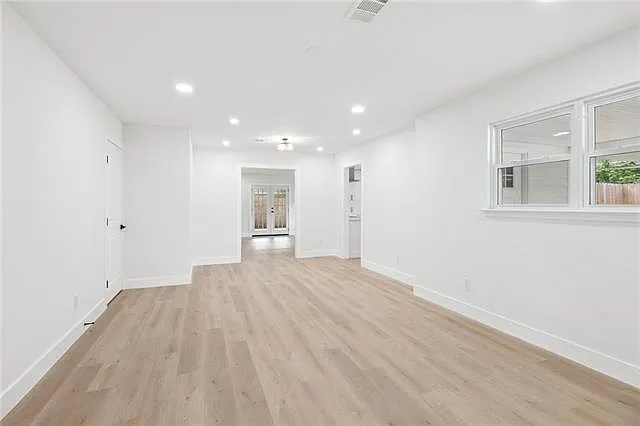 3 bed, 2.0 bath, 1754 sqft, $3,600 — Photo 2