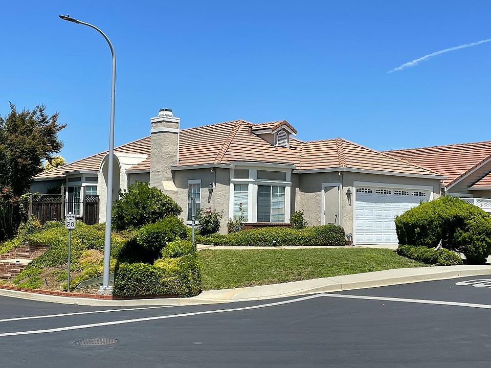 1st image of 1133 Mountain Quail Cir