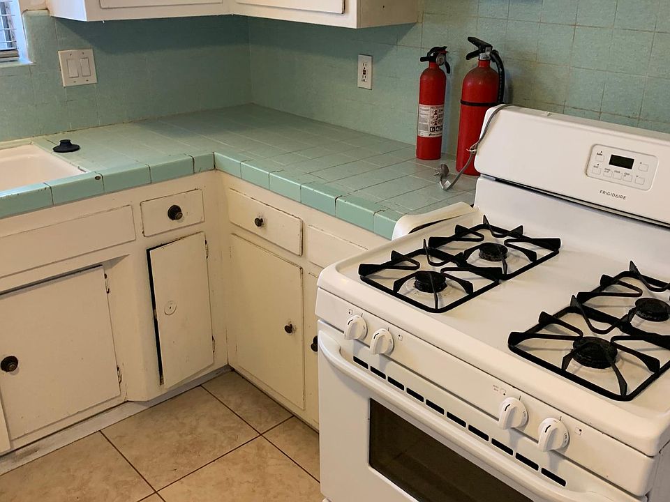 1st image of 4916 W 118th St APT B