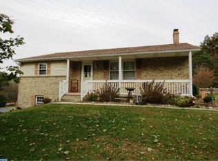 31 Lake Terrace Dr, Pine Grove, PA 17963