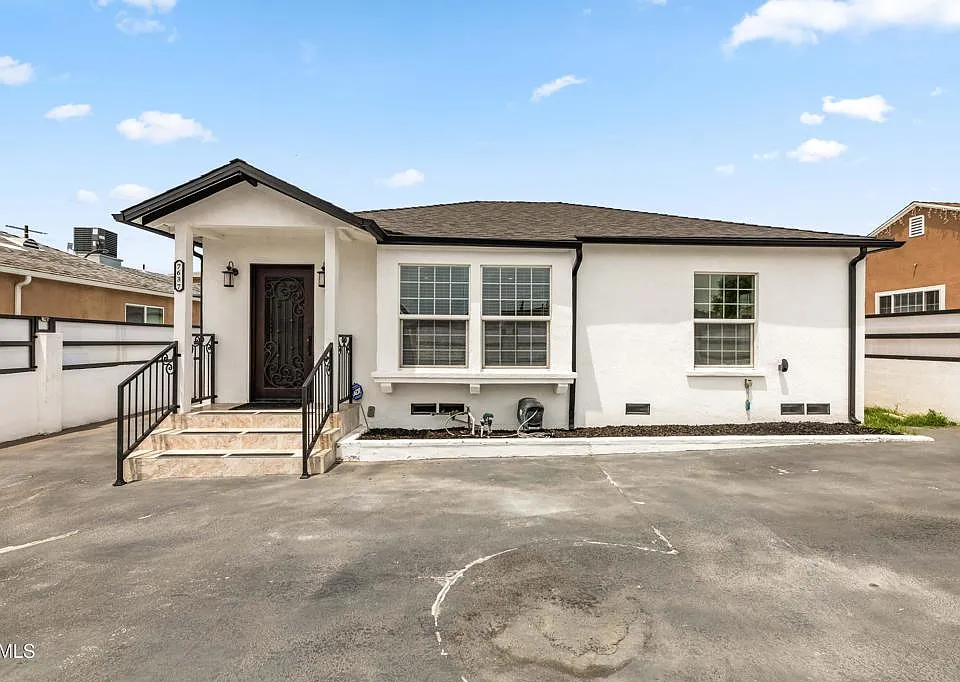 7637 Radford Ave