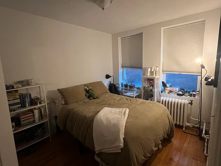 220 Hanover St #5 — Photo 6