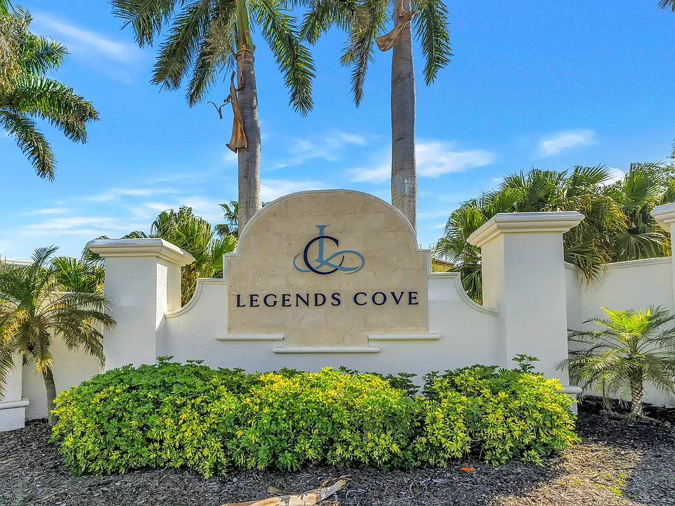 5608 Summit Pointe Cir #102