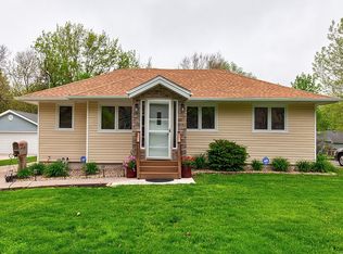 4005 67th St, Urbandale, IA 50322