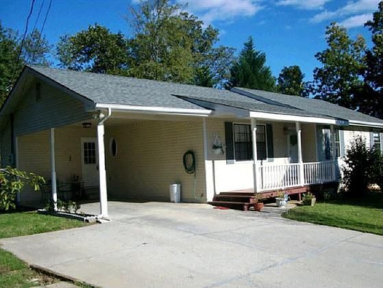 2nd image of 1699 Stoney Point Cir