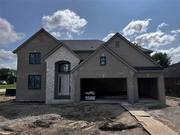 49928 Jean Dr, Macomb, MI 48044