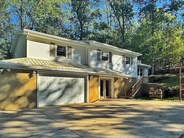 104 Tourant Dr, Charleston, WV 25311