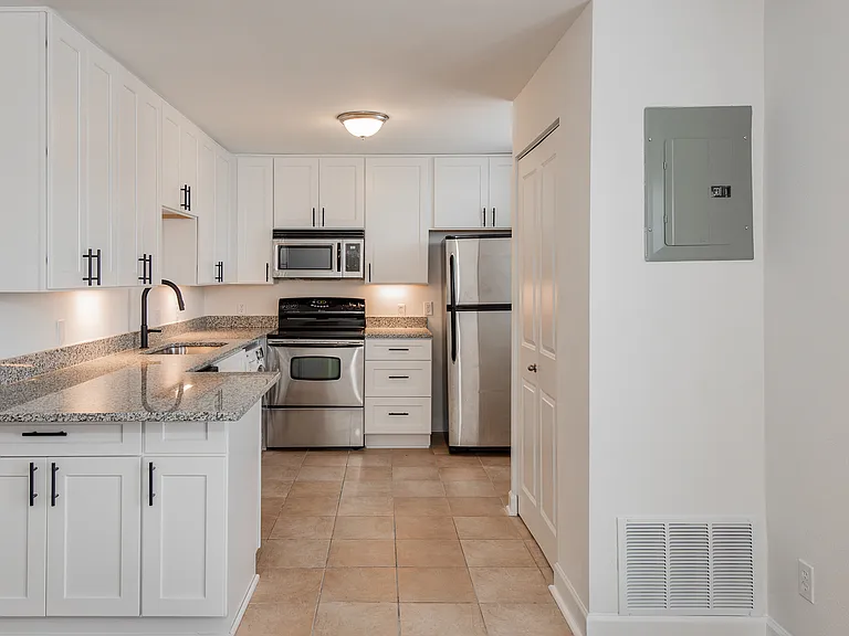5630 Pershing Ave #42 — Photo 9