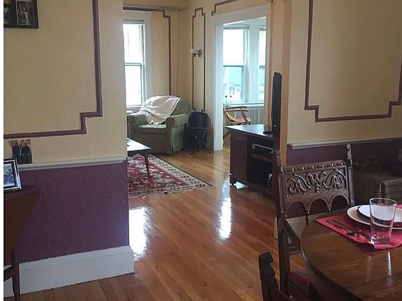 3rd image of 30 Lawrence St #B