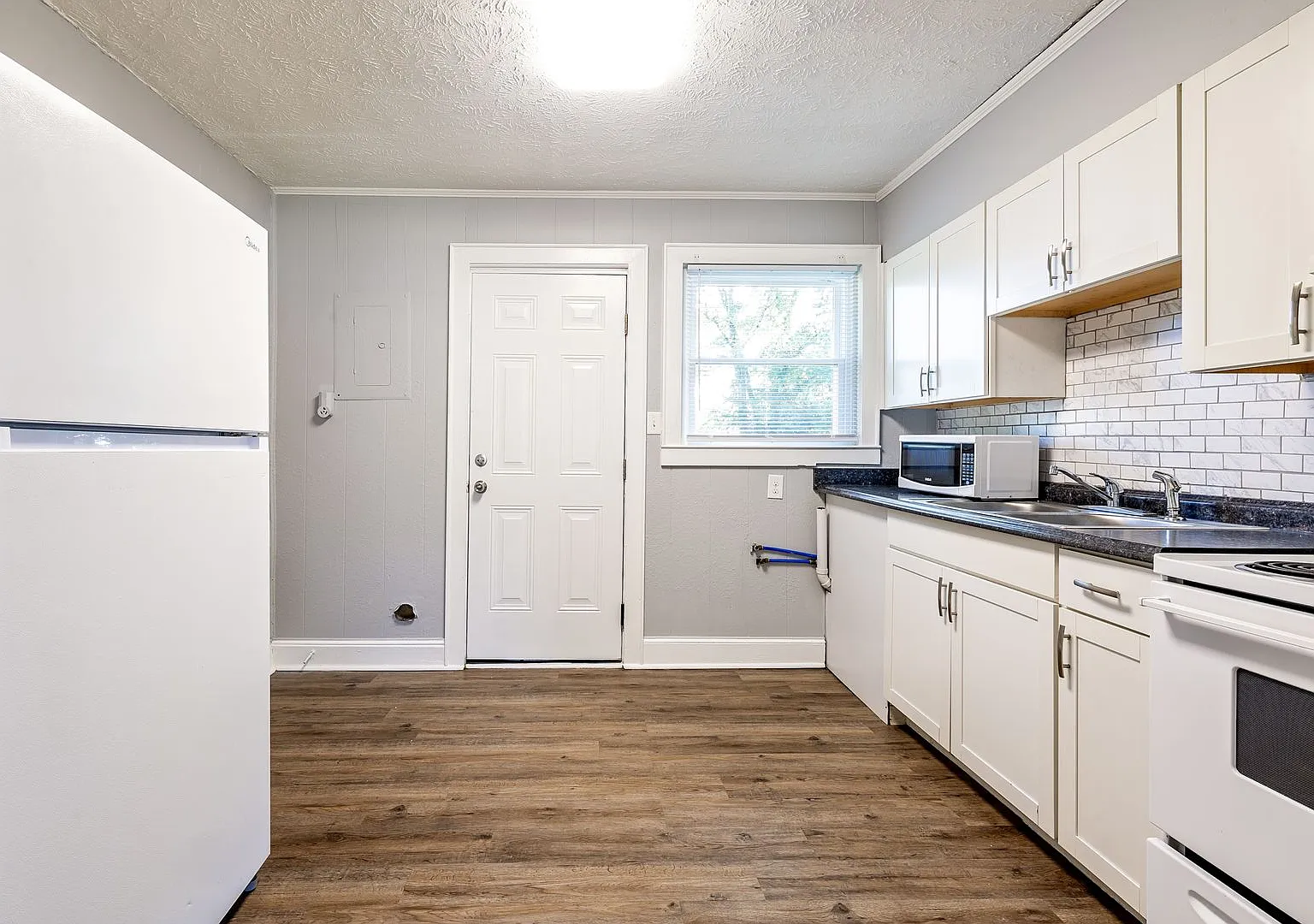 Grayhill Apartments — Photo 3
