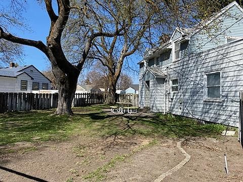 4th image of 1421 N Farr Rd