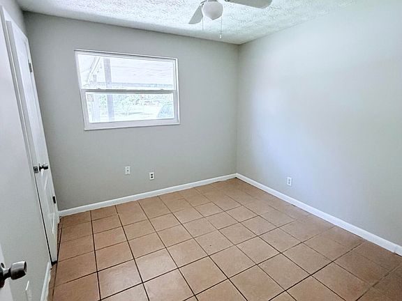 3rd image of 1457 Detroit St