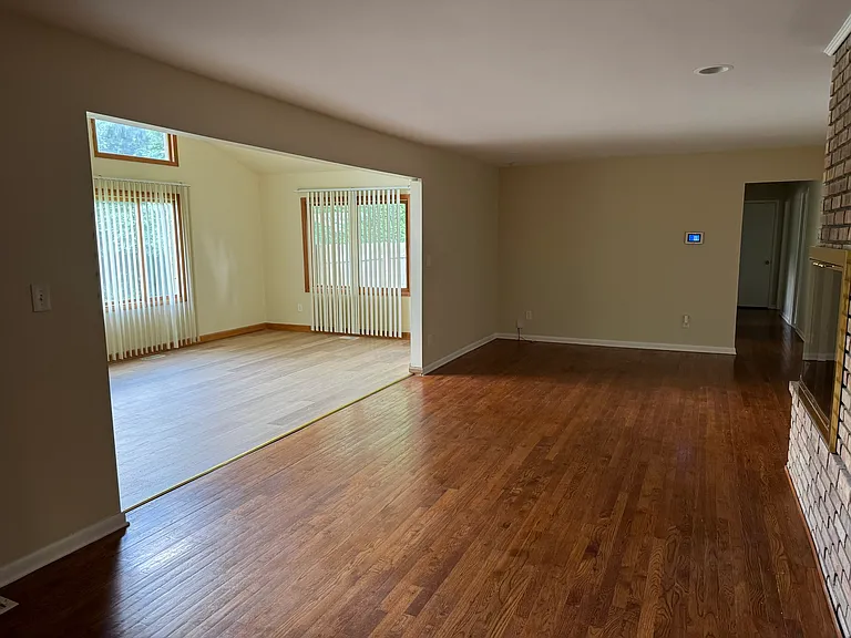 6995 Lahser Rd — Photo 3