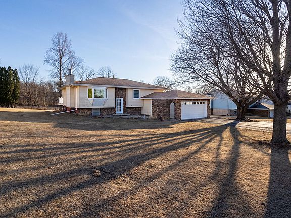 2nd image of 712 Fairfield Rd