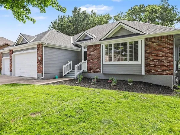 414 Eagle Glen Dr, Raymore, MO 64083