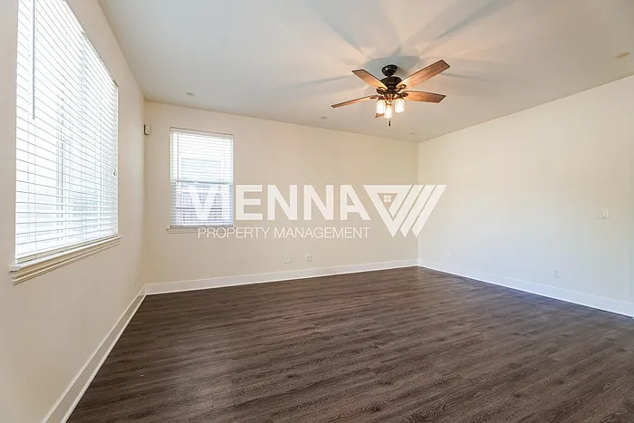 3217 Village Center Dr — Photo 2