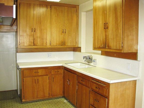 5th image of 6221 Cartwright Ave