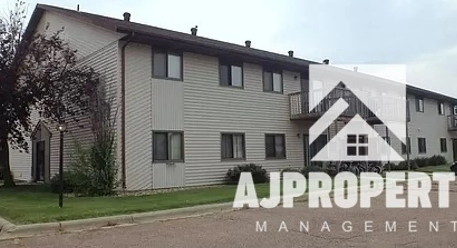 1300 E Keystone Dr — Photo 1