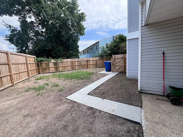 874 Jamestown Landing Rd — Photo 30