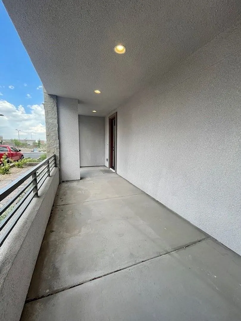 Beautiful Home in Summerlin West! Available Soon! — Photo 4