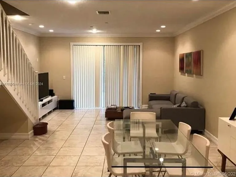 4310 Vineyard Cir — Photo 4