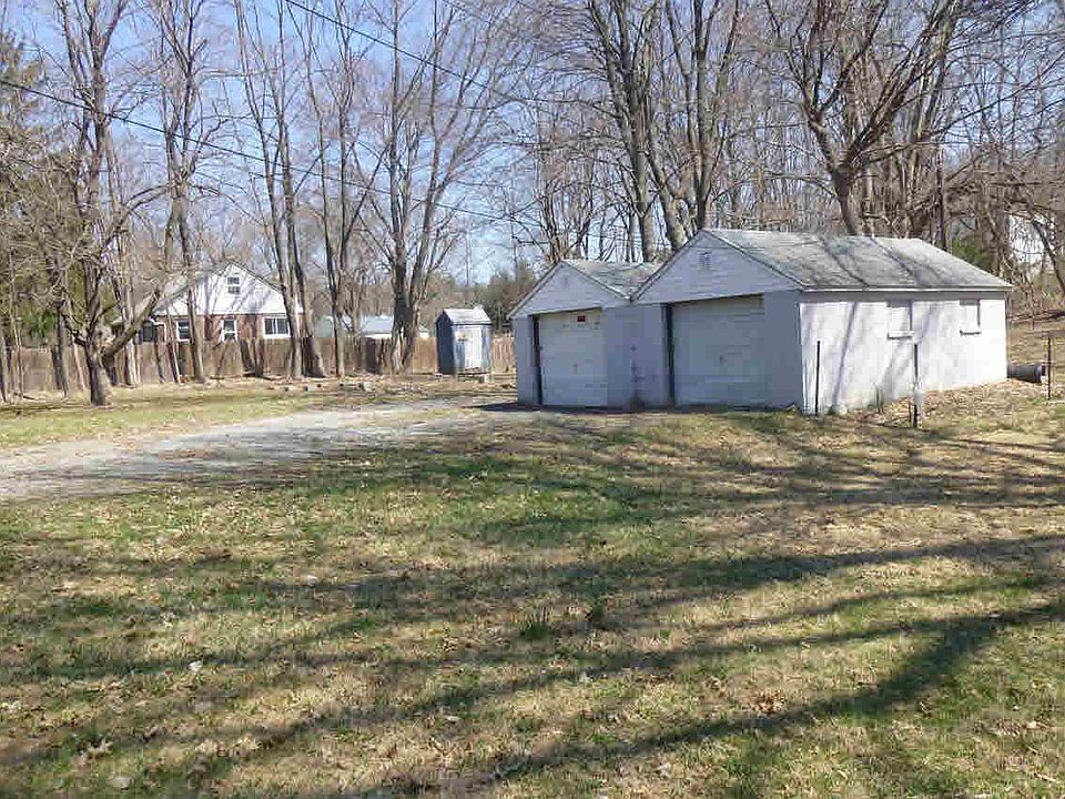 1st image of 5 Davis Rd