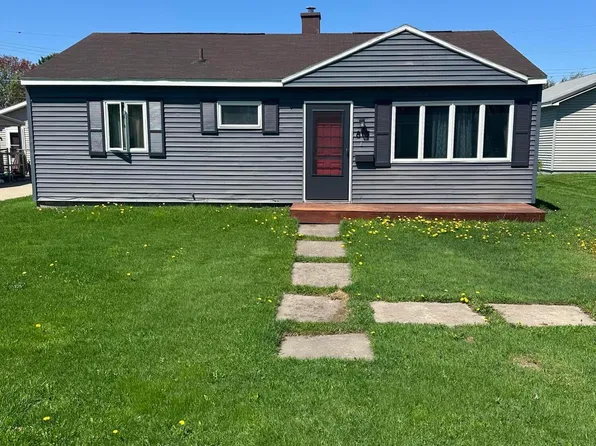 813 E 9th Ave, Sault Sainte Marie, MI 49783