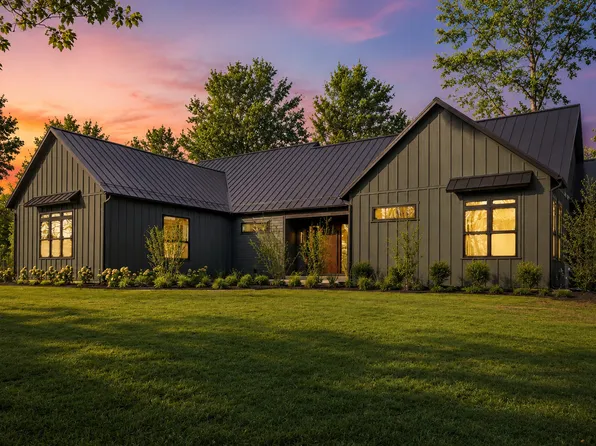 2060 Duffy Ln, Deerfield, IL 60015