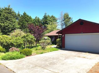1245 SW Fairway Dr, Waldport, OR 97394