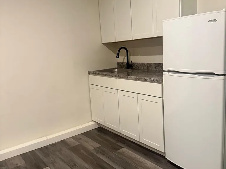 51 Eastwood Ave — Photo 3